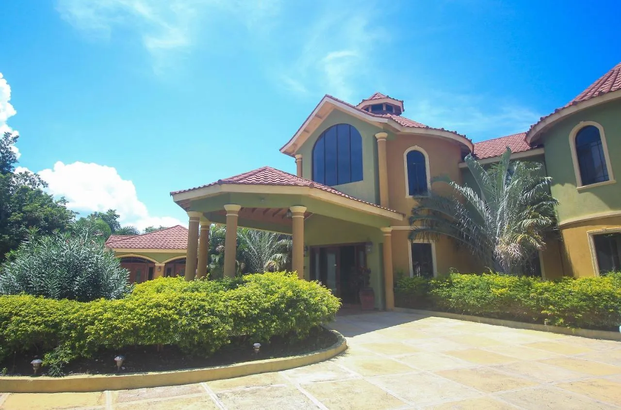Luxury 10 Bedroom Villa-Millbrooks Montego Bay Vila