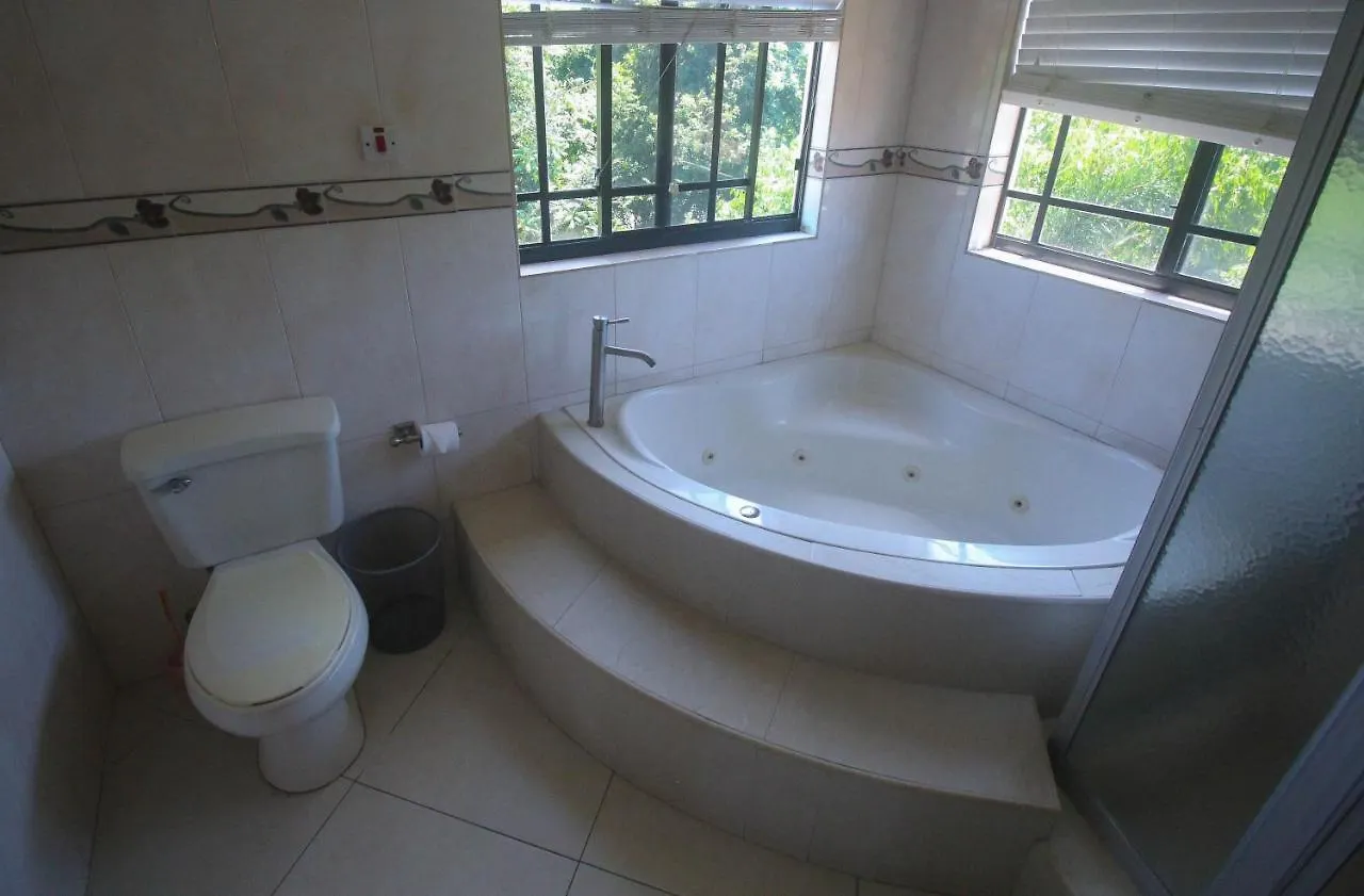 Vila Luxury 10 Bedroom Villa-Millbrooks Montego Bay