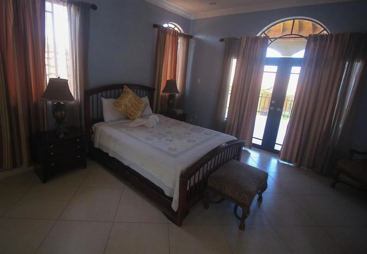 Vila Luxury 10 Bedroom Villa-Millbrooks Montego Bay