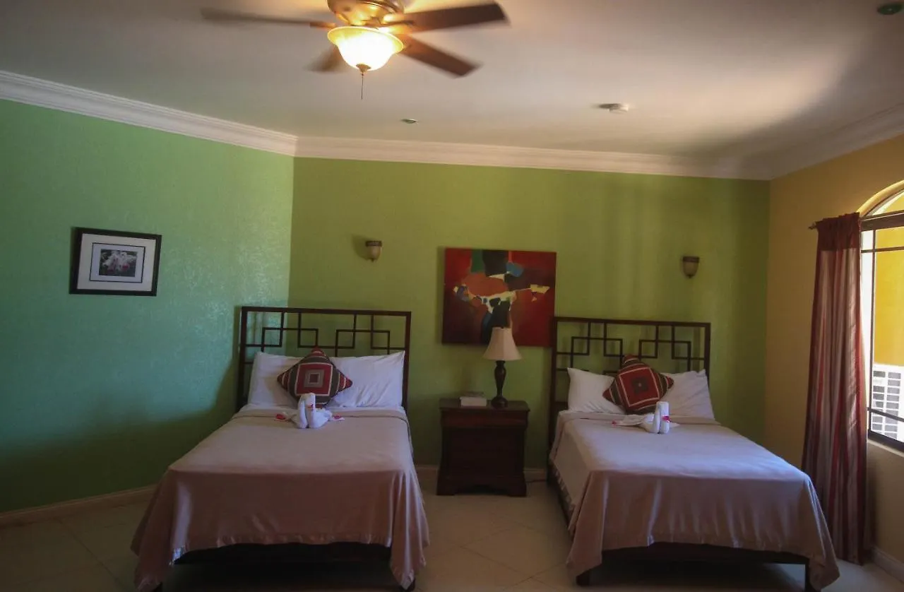 Vila Luxury 10 Bedroom Villa-Millbrooks Montego Bay