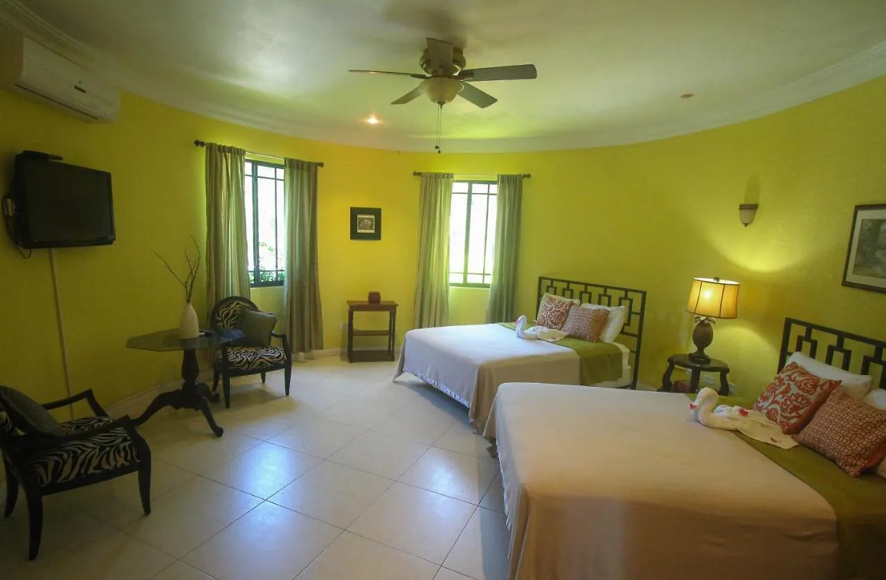 Luxury 10 Bedroom Villa-Millbrooks Montego Bay Vila
