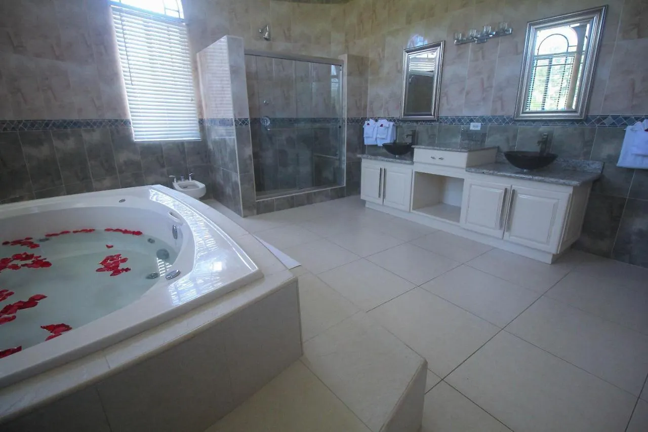 Luxury 10 Bedroom Villa-Millbrooks Montego Bay 0*,  Jamajka